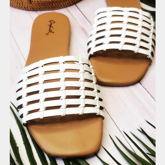 🚨//The Isla// White caged Sandal - Picture 5 of 8